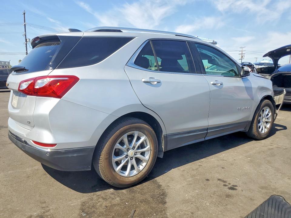 Photo 3 from auction – 2018 CHEVROLET EQUINOX with VIN 2GNAXJEV0J6247903