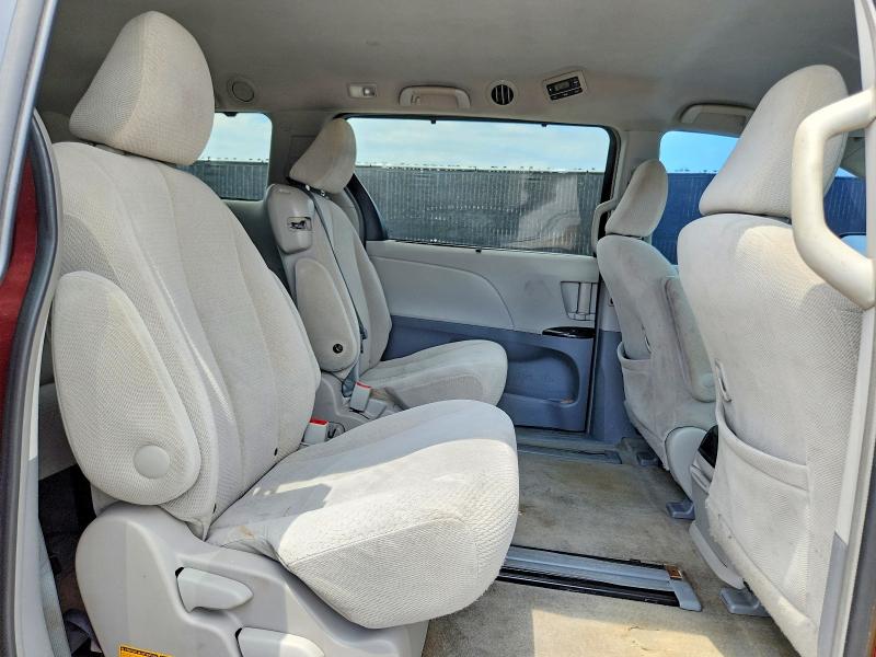 Photo 11 from auction – 2014 TOYOTA SIENNA with VIN 5TDKK3DCXES475264