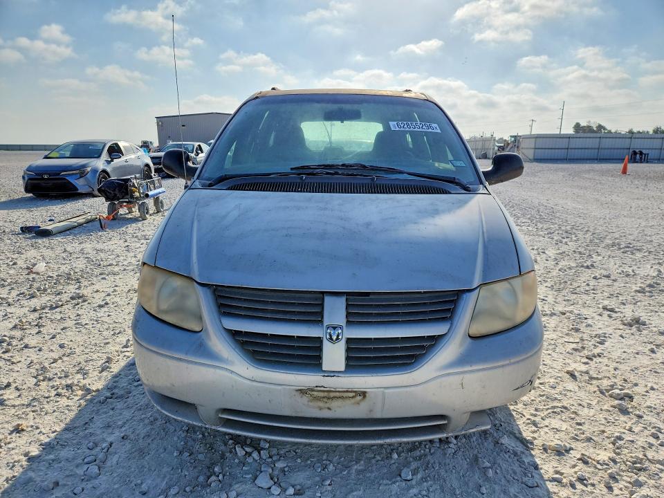Photo 5 from auction – 2005 DODGE GRAND CARAVAN with VIN 1D4GP24R85B167512
