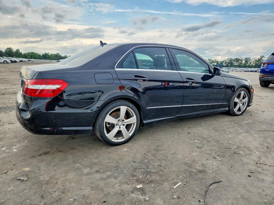 Zdjęcie 3 z aukcji – 2011 MERCEDES-BENZ E z VIN WDDHF5GB0BA376738