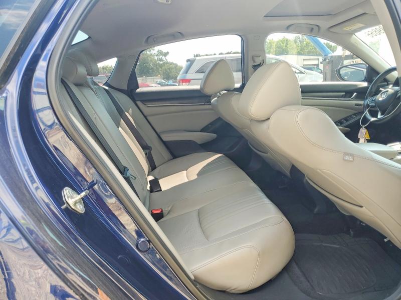 Снимка 10 от търг – 2018 HONDA ACCORD с VIN 1HGCV1F94JA107897