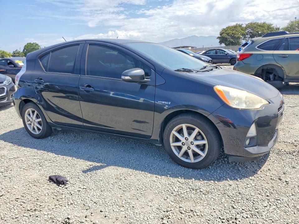 Photo 4 from auction – 2012 TOYOTA PRIUS C with VIN JTDKDTB34C1021907
