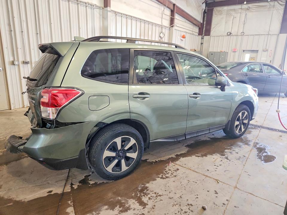 Zdjęcie 3 z aukcji – 2017 SUBARU FORESTER z VIN JF2SJAEC4HH569110