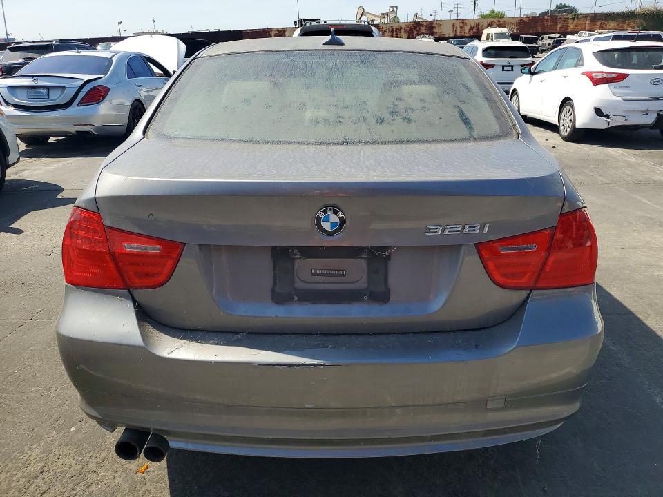 Photo 6 from auction – 2011 BMW 328 with VIN WBAPH7C52BE679862