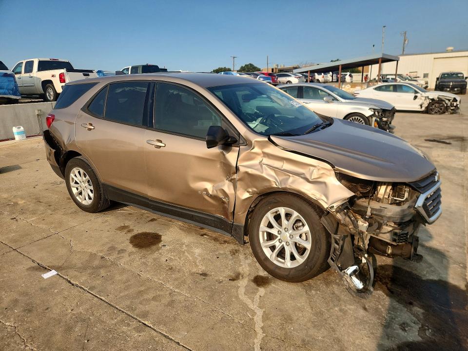 Photo 4 from auction – 2018 CHEVROLET EQUINOX with VIN 2GNAXHEV1J6277789