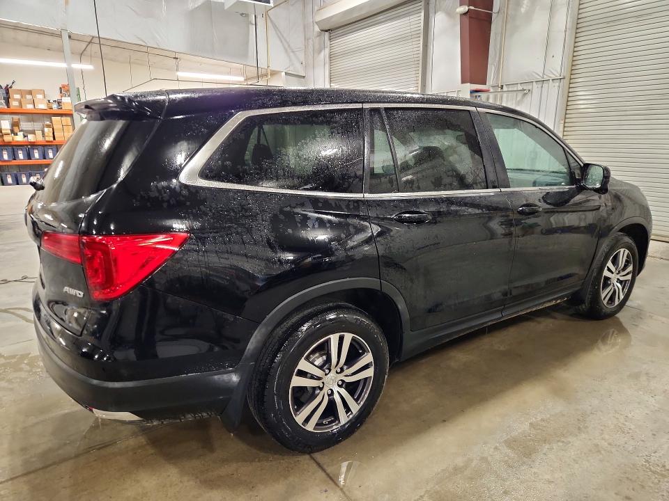 Photo 3 from auction – 2017 HONDA PILOT with VIN 5FNYF6H83HB065274