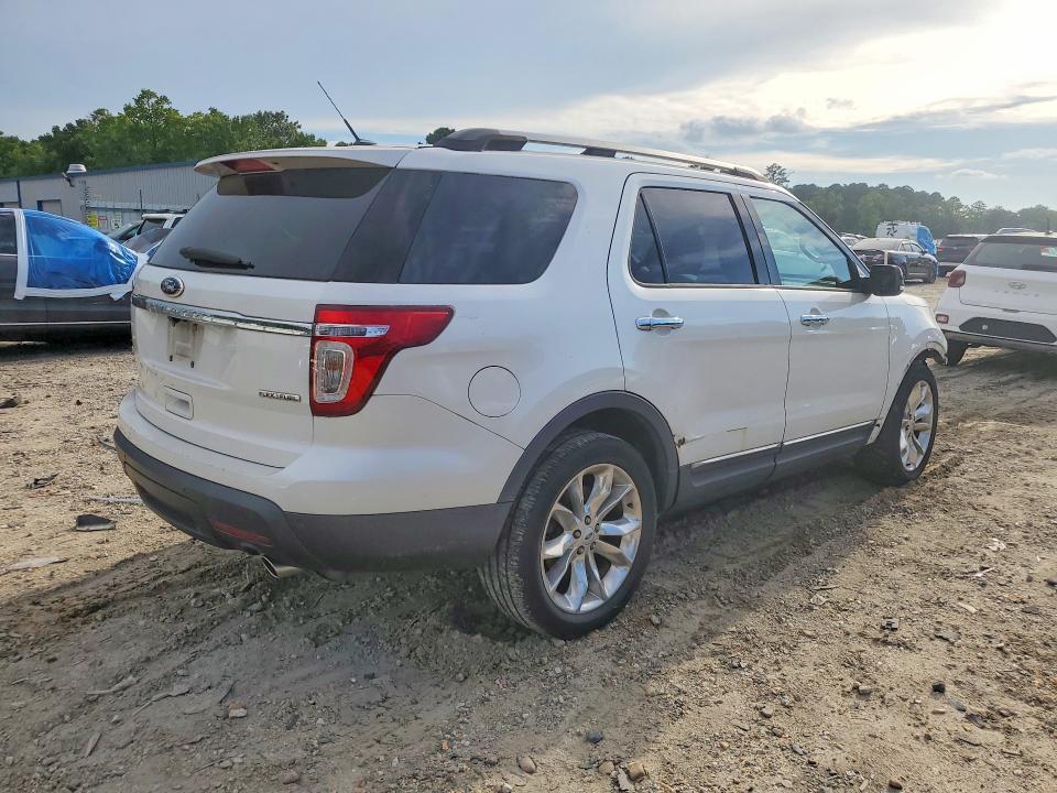 Photo 3 from auction – 2014 FORD EXPLORER with VIN 1FM5K7D83EGB48825