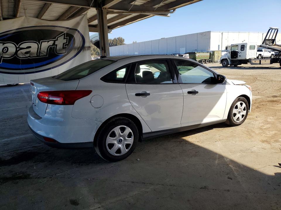 Photo 3 from auction – 2015 FORD FOCUS with VIN 1FADP3E26FL306643