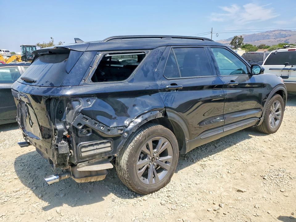 Photo 3 from auction – 2022 FORD EXPLORER with VIN 1FMSK7DH6NGA30500