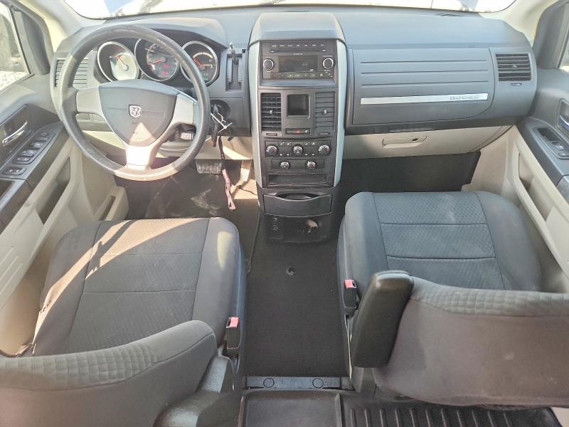 Photo 8 from auction – 2010 DODGE GRAND CARAVAN with VIN 2D4RN4DE8AR326290