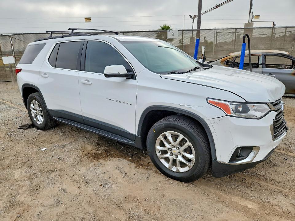 Photo 4 from auction – 2020 CHEVROLET TRAVERSE with VIN 1GNERGKW3LJ218879