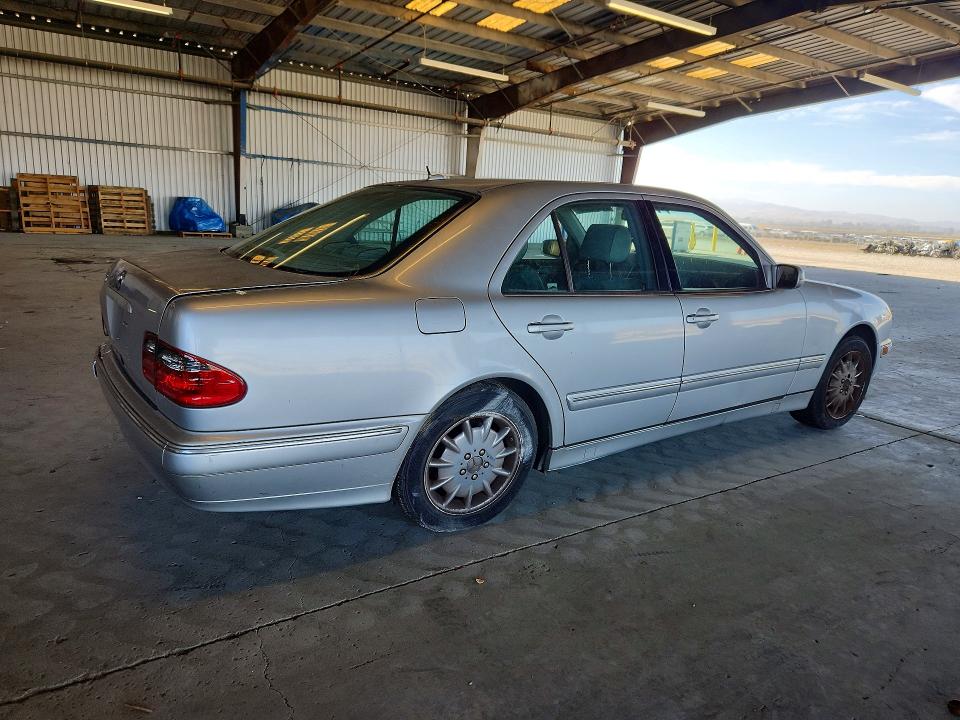 Фото 3 с аукциона – 2000 MERCEDES-BENZ E с VIN WDBJF65J8YB000558