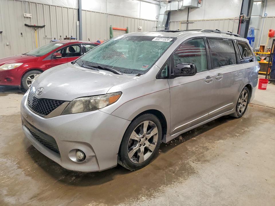 TOYOTA SIENNA 2012 with VIN 5TDXK3DCXCS255349 - Photo from auction