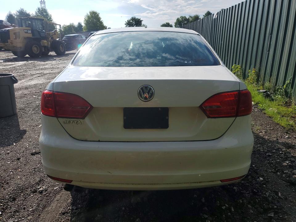 Photo 6 from auction – 2013 VOLKSWAGEN JETTA with VIN 3VW2K7AJ0DM227918