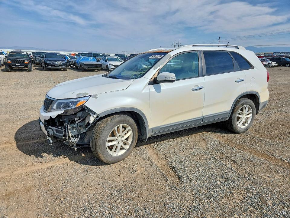 KIA SORENTO 2015 with VIN 5XYKT4A64FG600467 - Photo from auction
