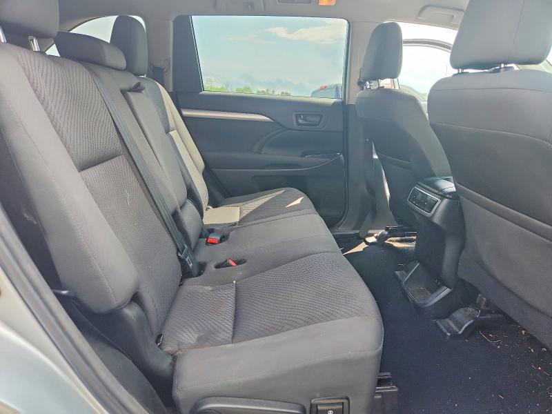 Photo 11 from auction – 2018 TOYOTA HIGHLANDER with VIN 5TDBZRFH1JS858768