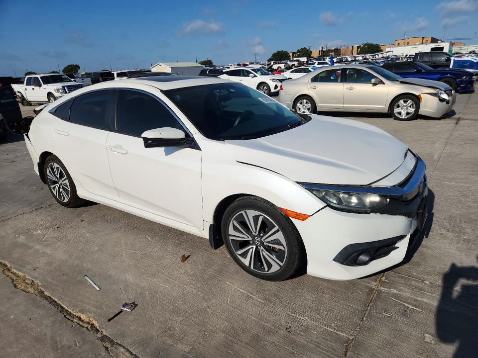 Photo 4 from auction – 2017 HONDA CIVIC with VIN 19XFC1F3XHE023040