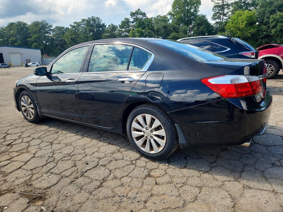 Photo 2 from auction – 2015 HONDA ACCORD with VIN 1HGCR3F87FA005637