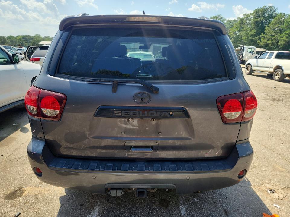 Photo 6 from auction – 2018 TOYOTA SEQUOIA with VIN 5TDBY5G12JS159940