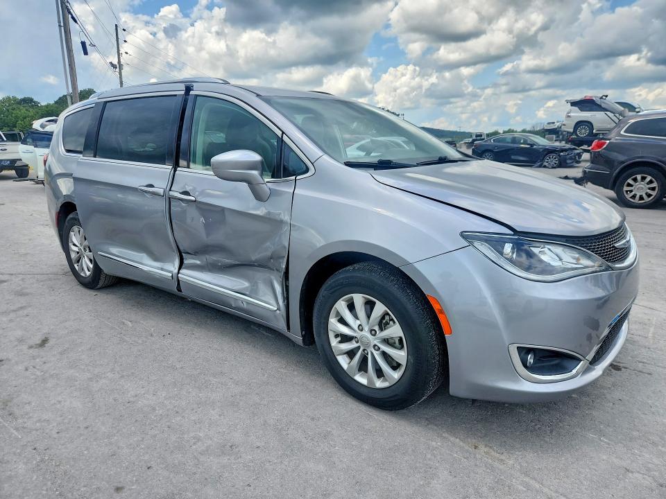 Photo 4 from auction – 2019 CHRYSLER PACIFICA with VIN 2C4RC1BG0KR603571