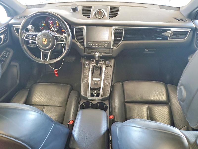 Photo 8 from auction – 2017 PORSCHE MACAN with VIN WP1AA2A51HLB02181