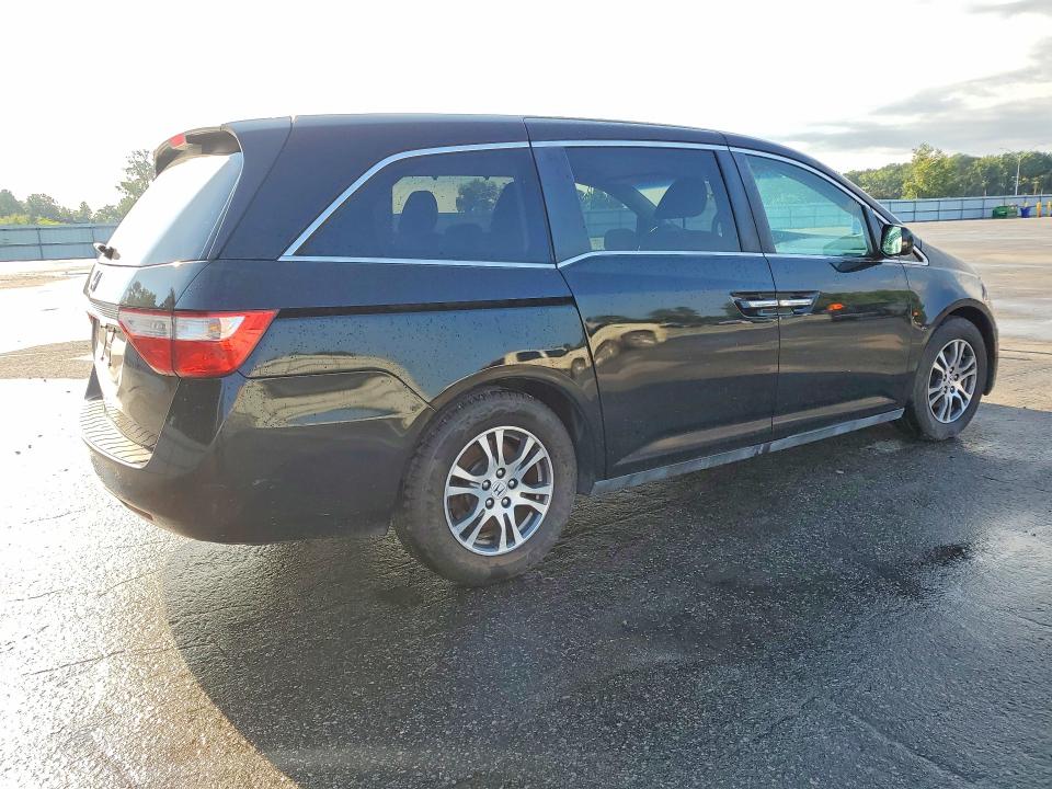Photo 3 from auction – 2011 HONDA ODYSSEY with VIN 5FNRL5H46BB045984