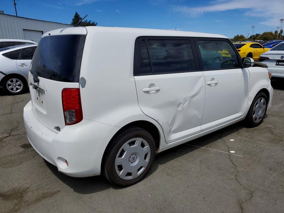Foto 3 de la subasta – 2012 SCION XB con VIN JTLZE4FE7CJ012748