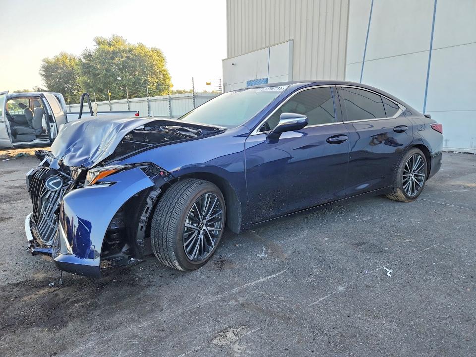 LEXUS ES 300H 2025 with VIN 58ADA1C10SU074074 - Photo from auction