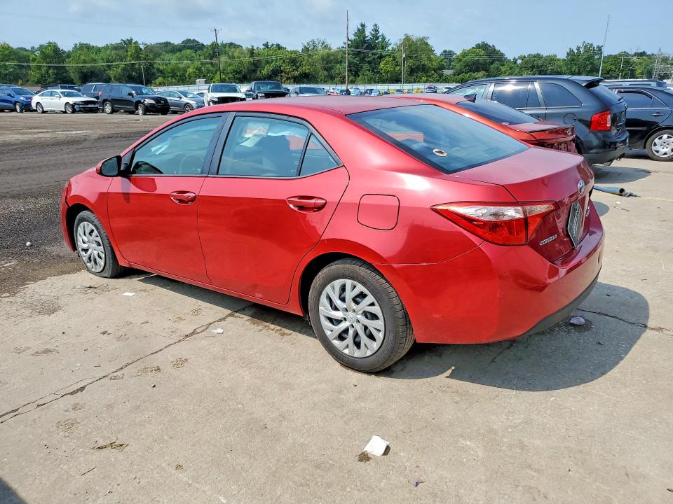 Фото 2 с аукциона – 2017 TOYOTA COROLLA с VIN 2T1BURHE5HC878087