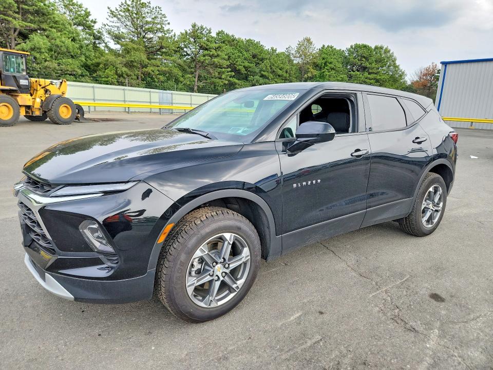 CHEVROLET BLAZER 2025 with VIN 3GNKBCR46SS265213 - Photo from auction