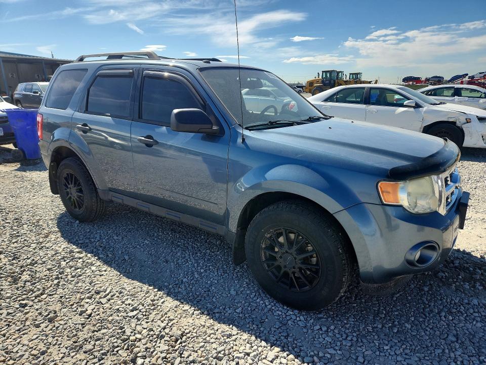 Photo 4 from auction – 2011 FORD ESCAPE with VIN 1FMCU9DG4BKC51653