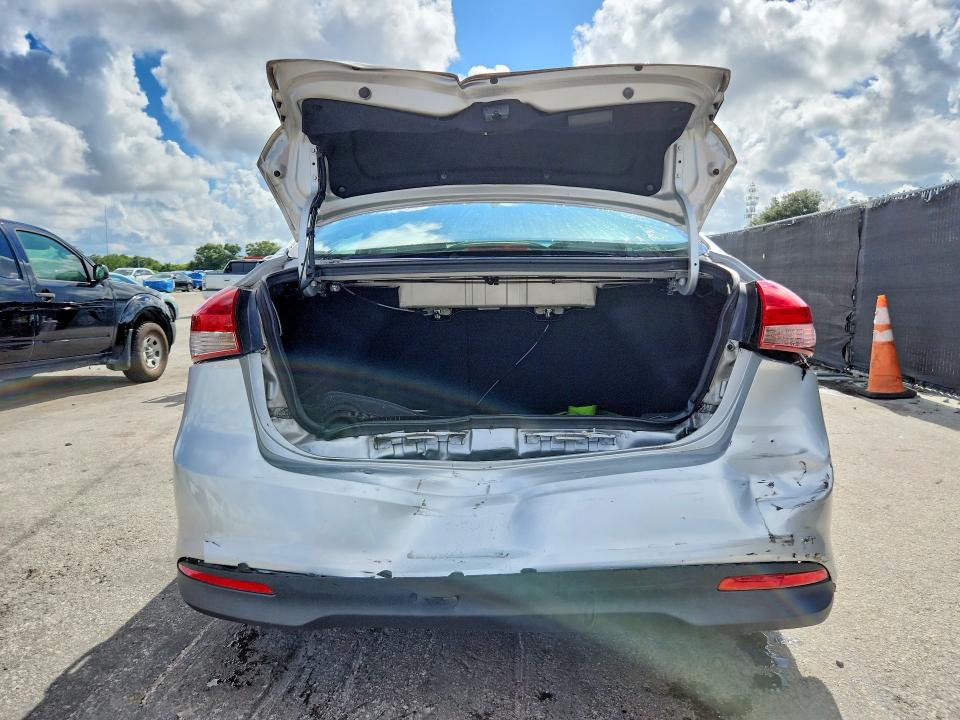Photo 6 from auction – 2018 KIA FORTE with VIN 3KPFL4A77JE284594
