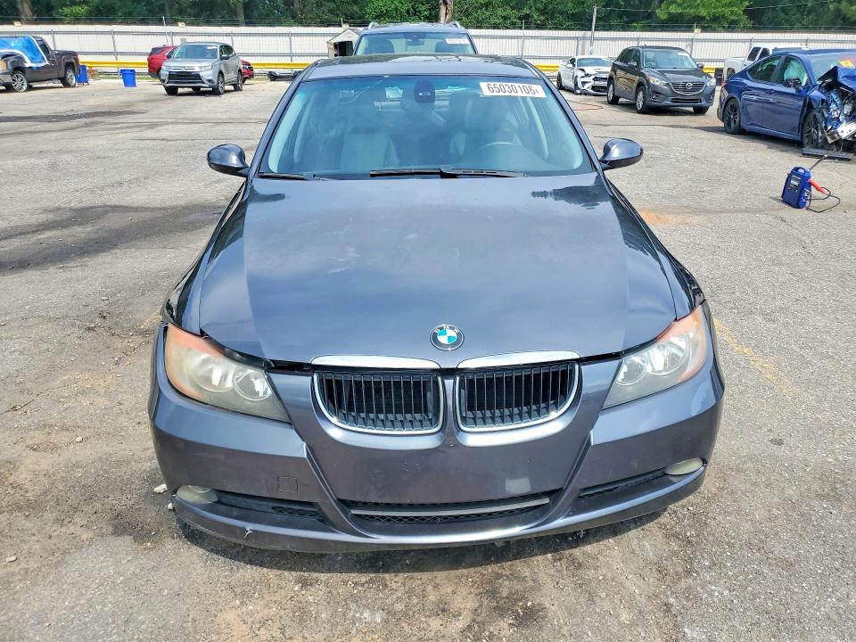Photo 5 from auction – 2006 BMW 325 with VIN WBAVB13556KR59370
