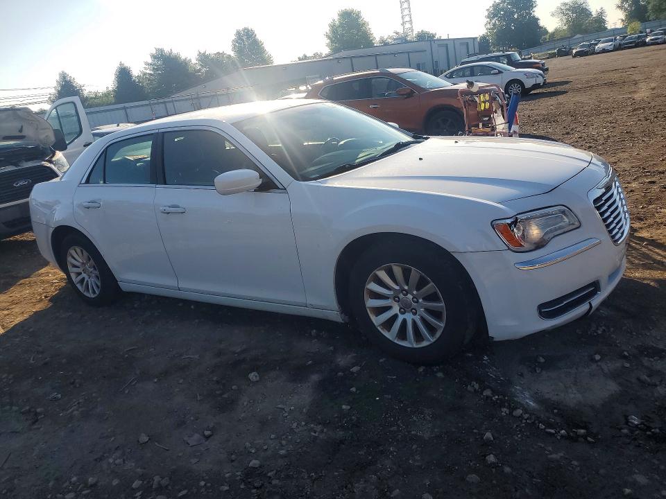 Photo 4 from auction – 2014 CHRYSLER 300 with VIN 2C3CCAAG9EH380226