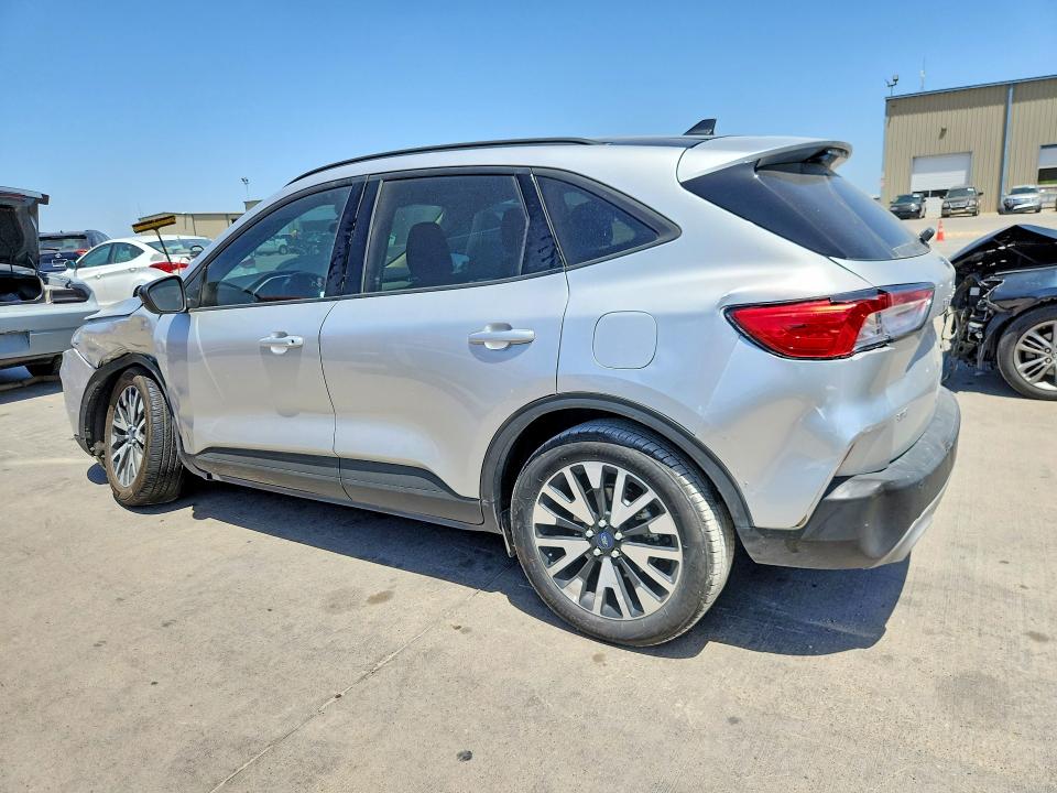 Photo 2 from auction – 2020 FORD ESCAPE with VIN 1FMCU0BZ1LUC55150