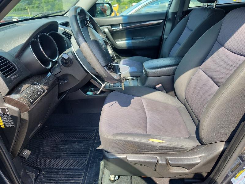 Photo 7 from auction – 2011 KIA SORENTO with VIN 5XYKTCA19BG141543
