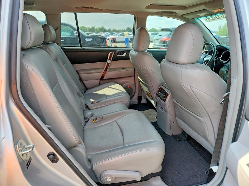 Photo 11 from auction – 2012 TOYOTA HIGHLANDER with VIN 5TDDK3EH5CS094342
