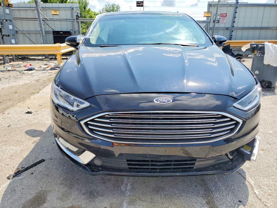 Photo 5 from auction – 2017 FORD FUSION with VIN 3FA6P0H98HR152828