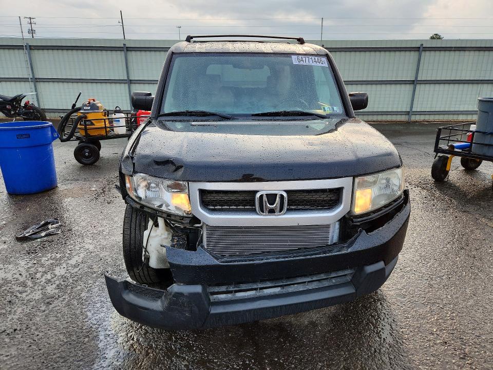 Photo 5 from auction – 2011 HONDA ELEMENT with VIN 5J6YH2H76BL007247