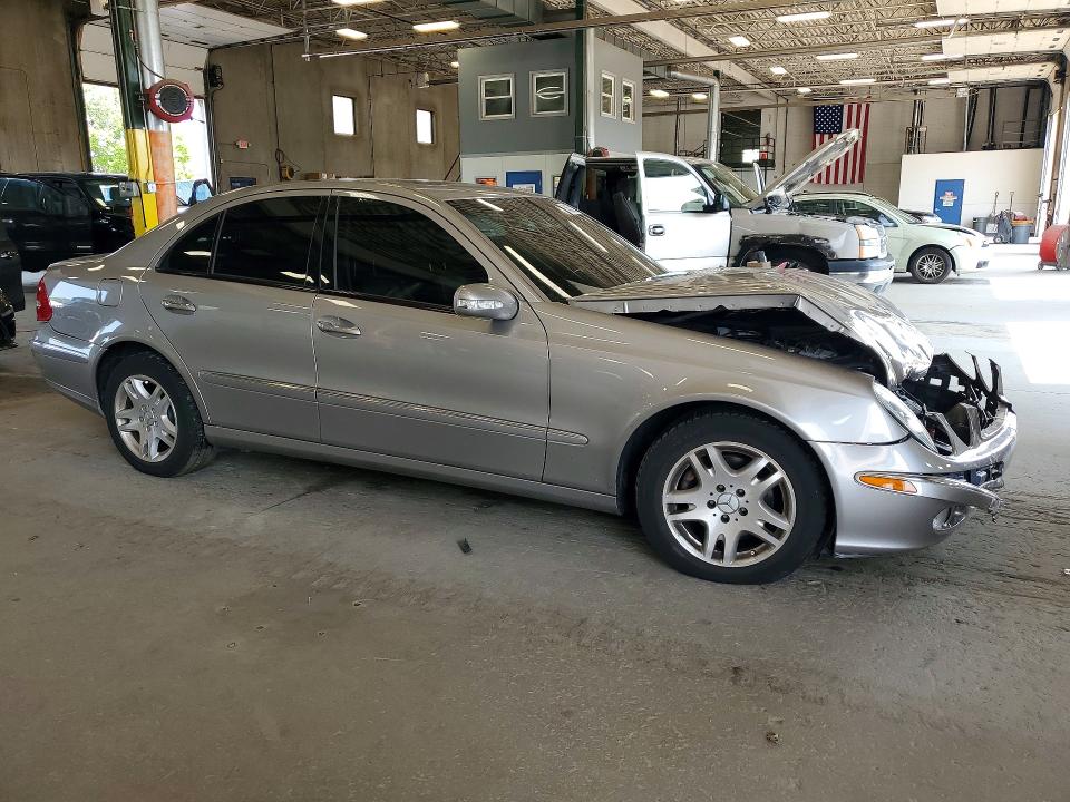 Photo 4 from auction – 2004 MERCEDES-BENZ E with VIN WDBUF65J64A580437