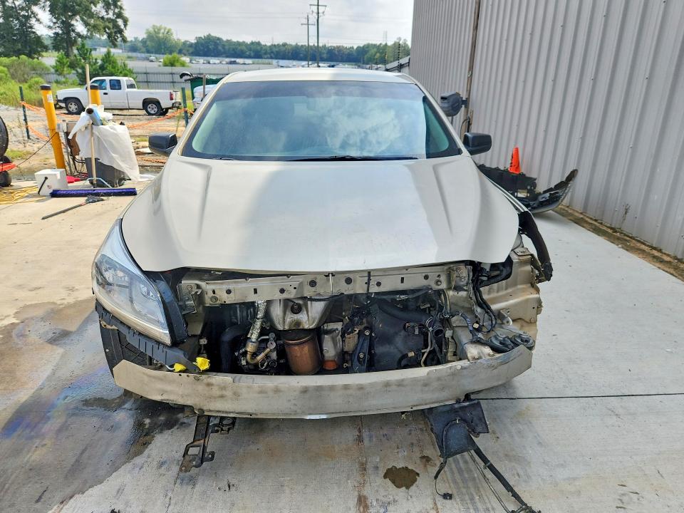 Photo 5 from auction – 2015 CHEVROLET MALIBU with VIN 1G11A5SL4FF153887