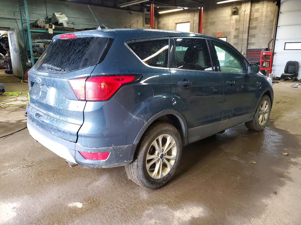 Zdjęcie 3 z aukcji – 2019 FORD ESCAPE z VIN 1FMCU9GD7KUC42175
