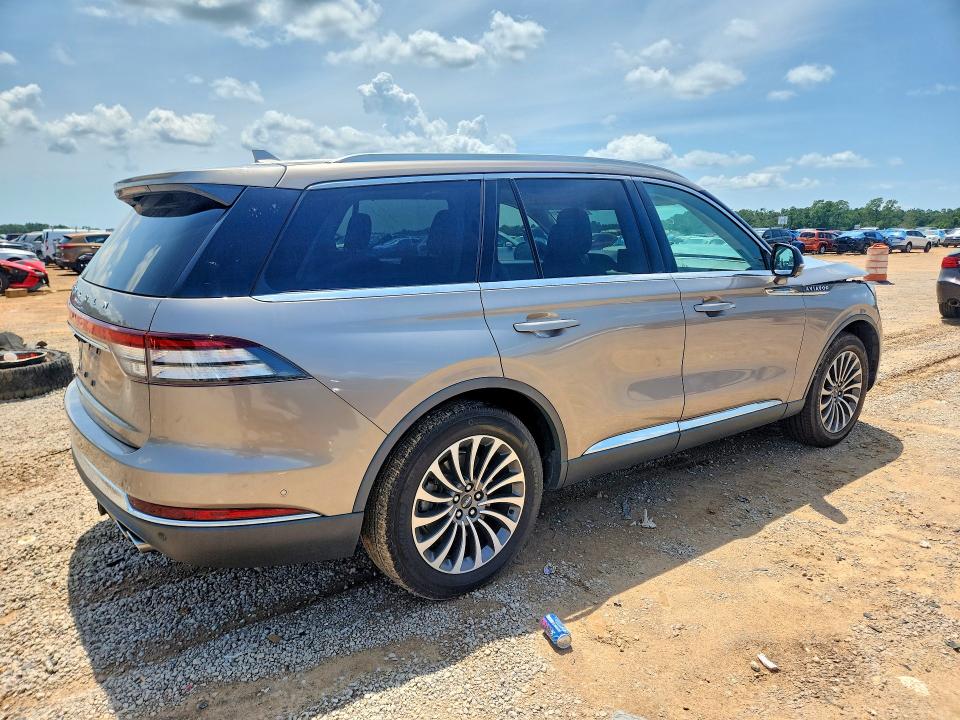 Photo 3 from auction – 2020 LINCOLN AVIATOR with VIN 5LM5J7XC7LGL29455
