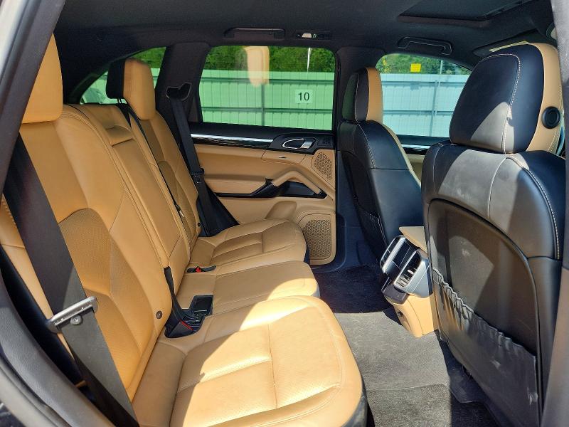 Photo 11 from auction – 2016 PORSCHE CAYENNE with VIN WP1AA2A21GLA06667