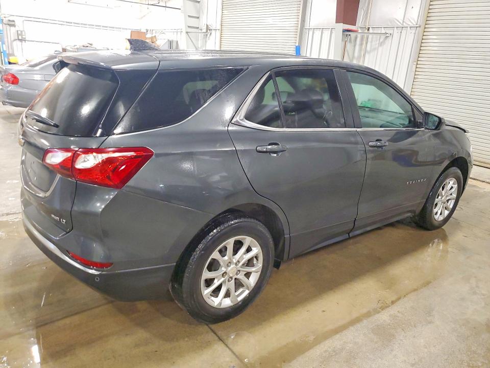 Photo 3 from auction – 2021 CHEVROLET EQUINOX with VIN 3GNAXUEV8ML310196