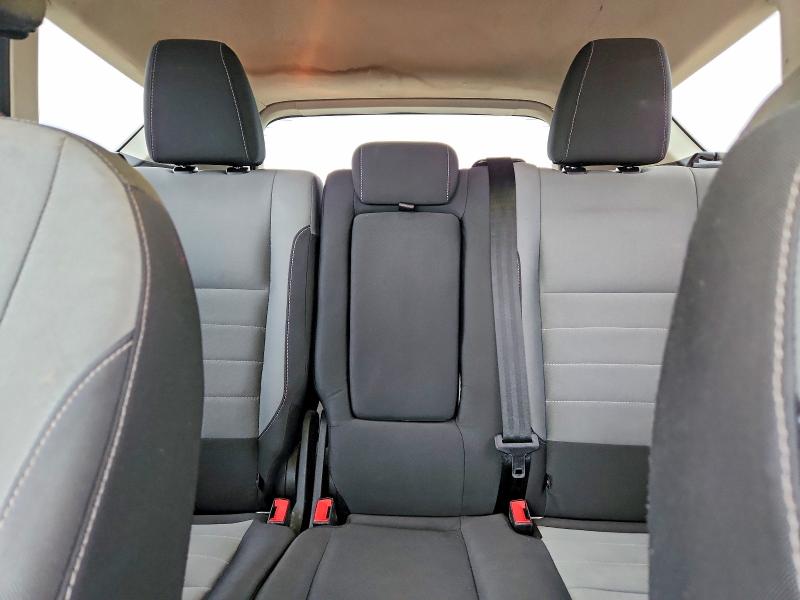 Photo 10 from auction – 2016 FORD ESCAPE with VIN 1FMCU9GX4GUB13618