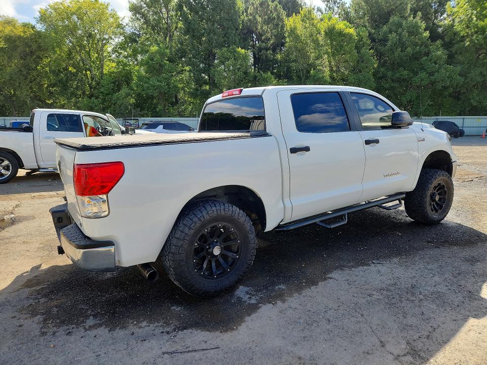 Photo 3 from auction – 2011 TOYOTA TUNDRA with VIN 5TFEY5F18BX115502