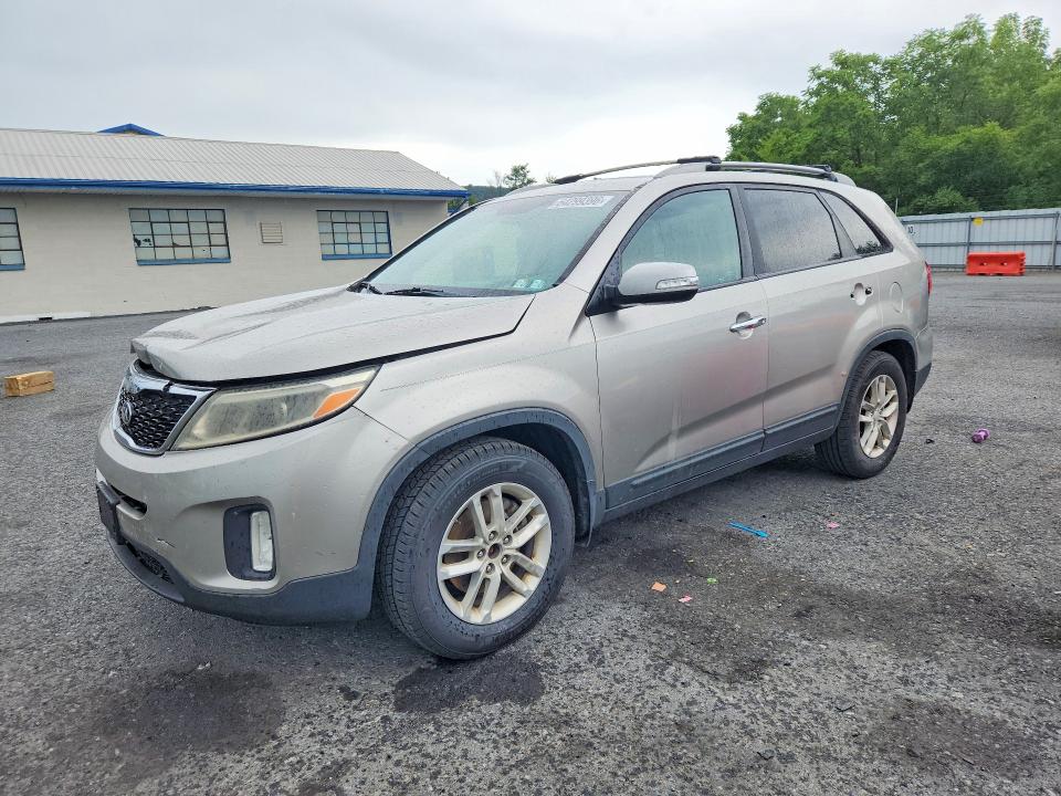 KIA SORENTO 2015 с VIN 5XYKT4A67FG575483 - Фото с аукциона