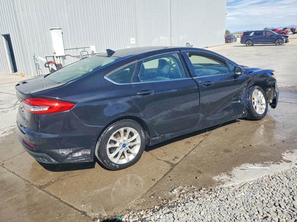 Zdjęcie 3 z aukcji – 2019 FORD FUSION z VIN 3FA6P0LU0KR180934