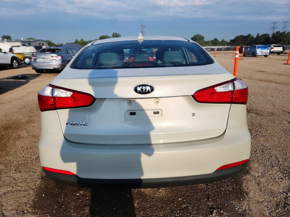 Photo 6 from auction – 2015 KIA FORTE with VIN KNAFK4A6XF5372615